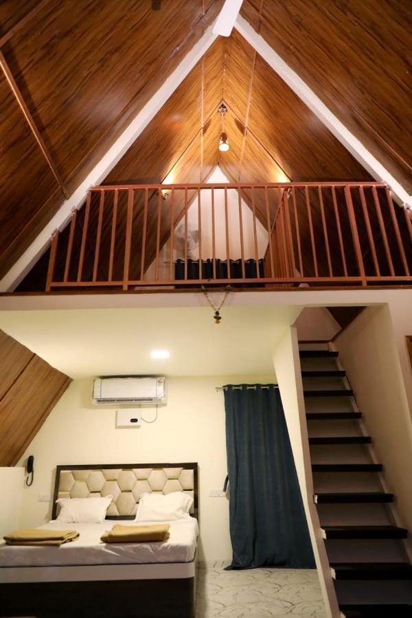 Gr8 Hill Pool Villas Murbād Екстериор снимка